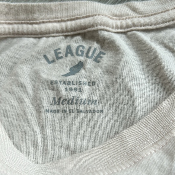 Like-new Women’s Southern Connecticut State University Tee Shirt - Picture 4 of 5